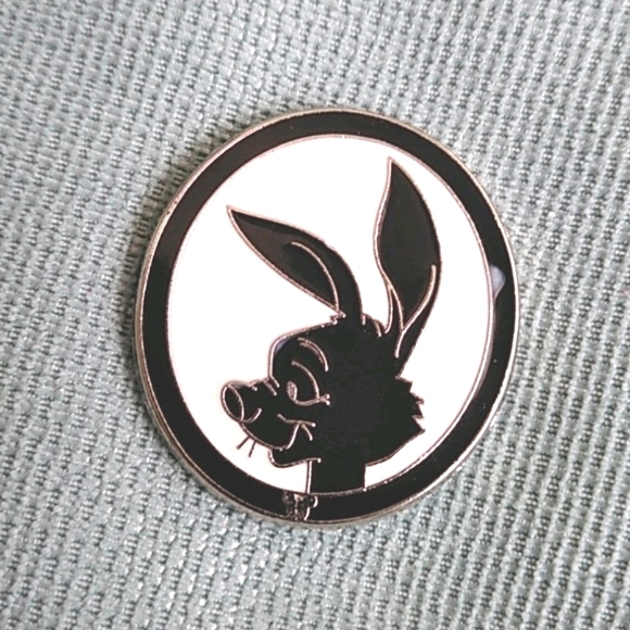 Disney Jewelry - DISNEY HIDDEN MICKEY RABBIT PIN